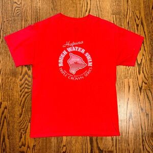 Hapuna Roughwater Swim 2018 Triple Crown Series Graphic T-Shirt Medium Red